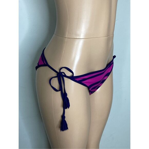 New. Tommy Bahama reversible string bikini. Medium. Retails $79 - Picture 6 of 10